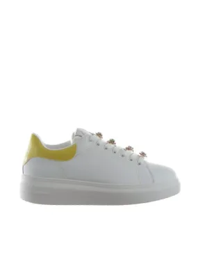 Sneaker in pelle con accessorio gioiello