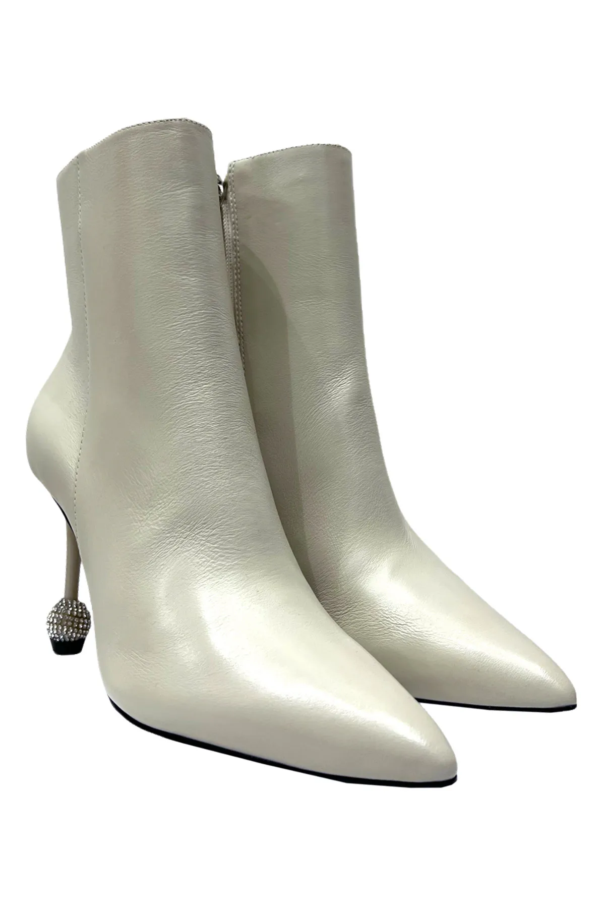 Stivaletto donna in pelle chiusura cerniera interna punta e tacco a spillo 9 cm dettaglio sfera strass